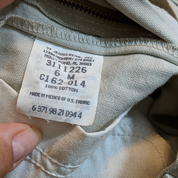 *. Shorts - Picture 7 of 11